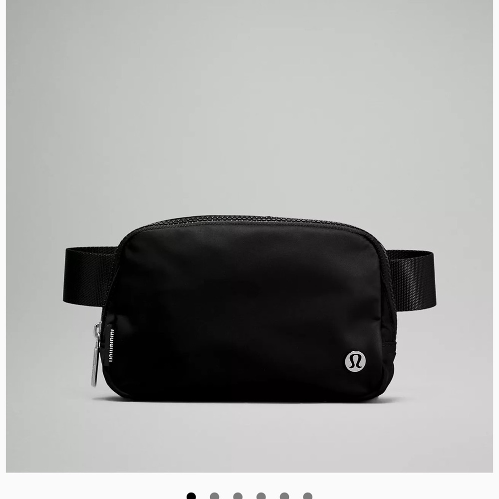 Lululemon everywhere belt bag black